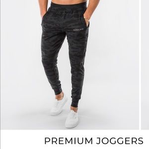 Men’s Alphalete Premium Jogger - Medium - Camo